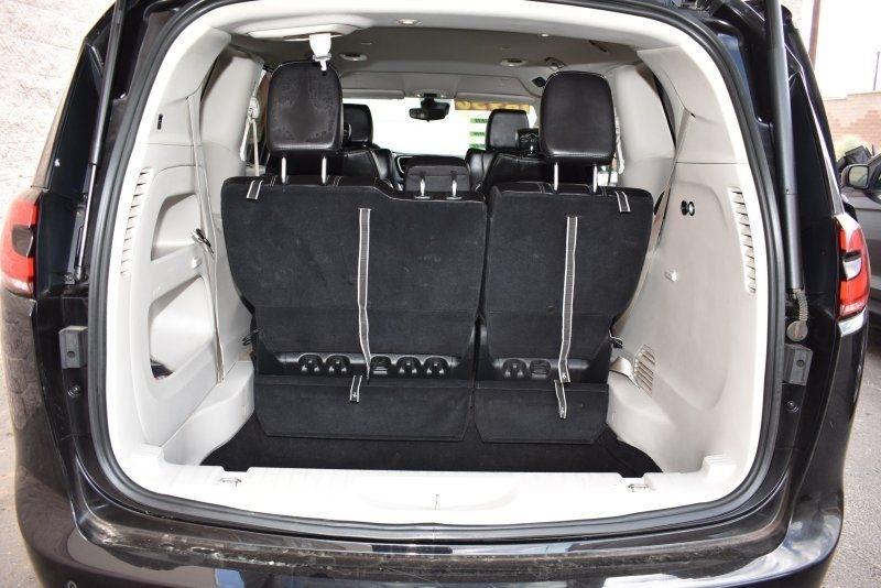 Chrysler Pacifica Touring L FWD 2024