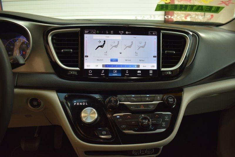 Chrysler Pacifica Touring L FWD 2024