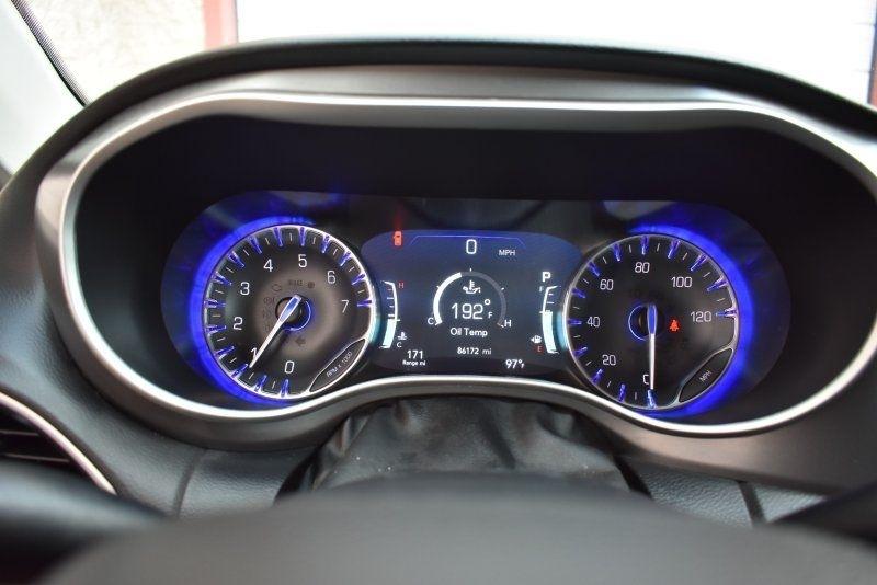 Chrysler Pacifica Touring L FWD 2024