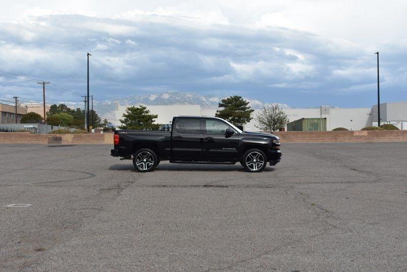Chevrolet Silverado 1500 4WD Crew Cab 143.5" Custom 2018