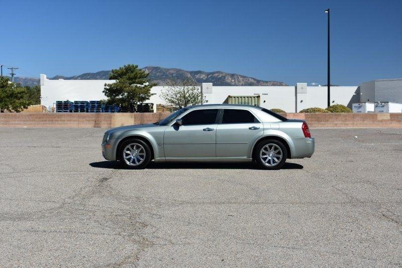 Chrysler 300 4dr Sdn 300C *Ltd Avail* 2005