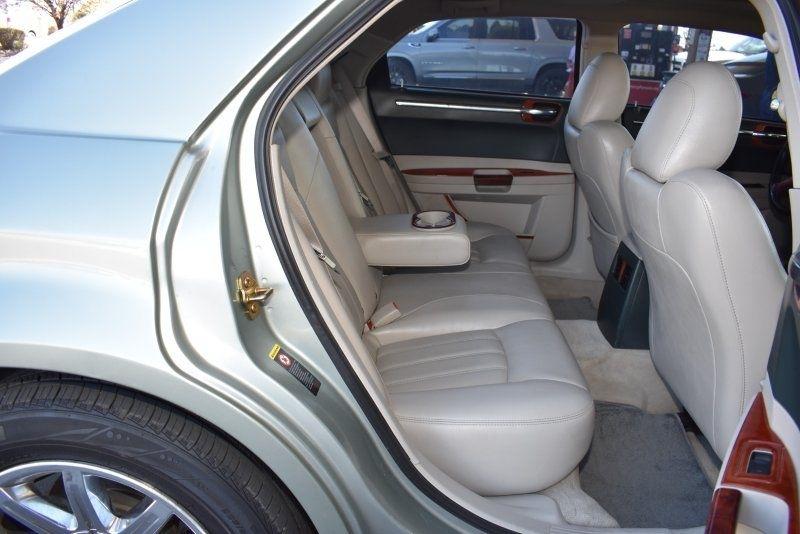 Chrysler 300 4dr Sdn 300C *Ltd Avail* 2005