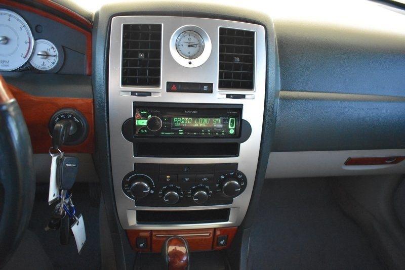 Chrysler 300 4dr Sdn 300C *Ltd Avail* 2005