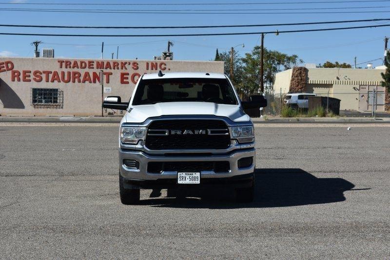 RAM 2500 Tradesman 4x4 Crew Cab 8' Box 2022