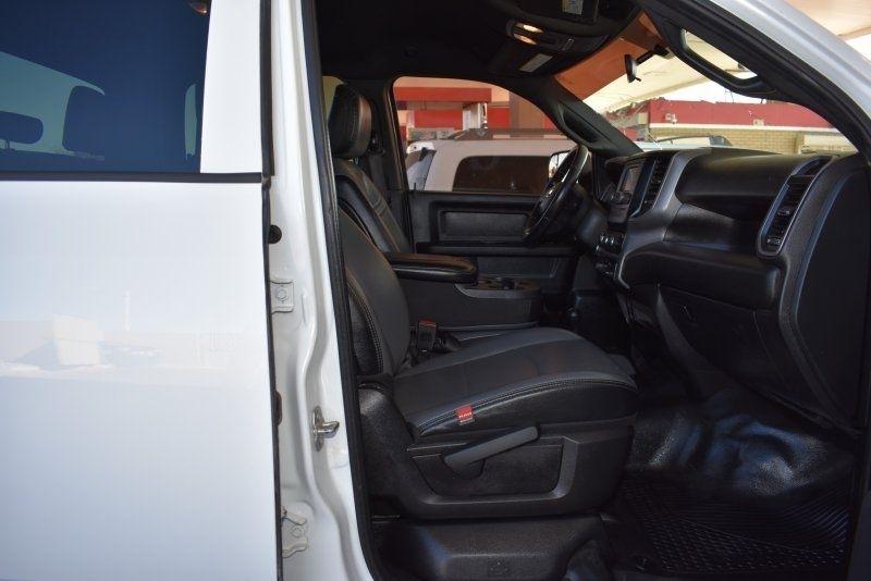 RAM 2500 Tradesman 4x4 Crew Cab 8' Box 2022
