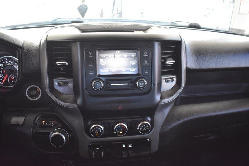 RAM 2500 Tradesman 4x4 Crew Cab 8' Box 2022