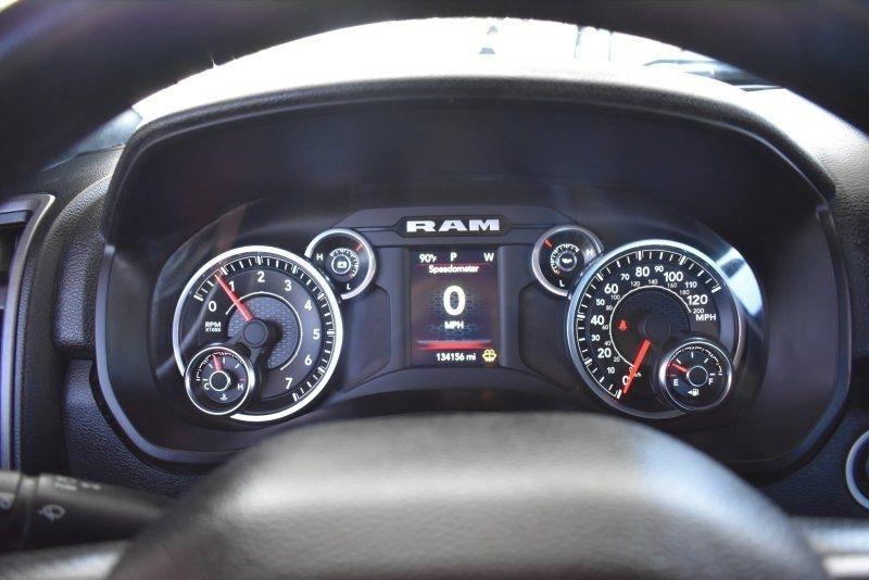 RAM 2500 Tradesman 4x4 Crew Cab 8' Box 2022