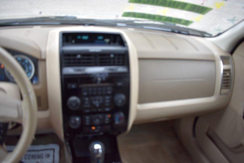 Ford Escape FWD 4dr Limited 2011