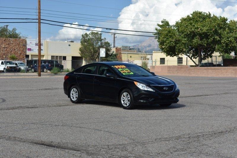 Hyundai Sonata 4dr Sdn 2.4L Auto GLS 2011