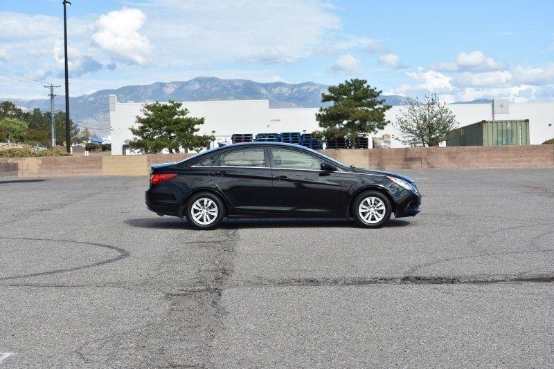 Hyundai Sonata 4dr Sdn 2.4L Auto GLS 2011