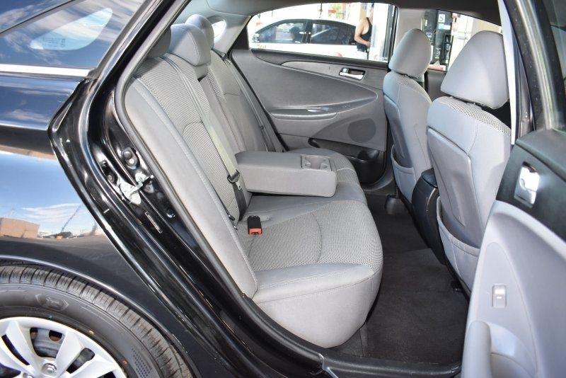 Hyundai Sonata 4dr Sdn 2.4L Auto GLS 2011