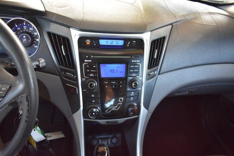 Hyundai Sonata 4dr Sdn 2.4L Auto GLS 2011
