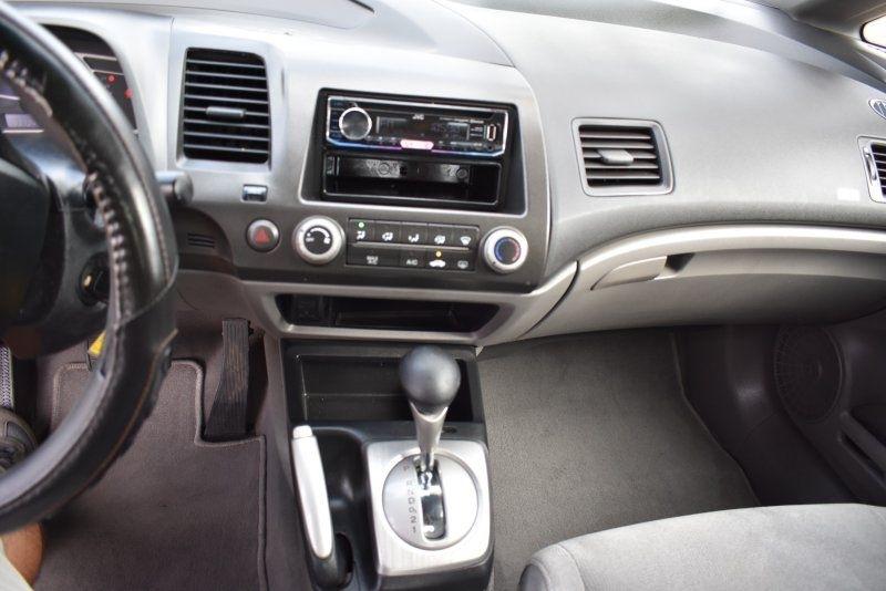 Honda Civic Sdn LX AT 2006