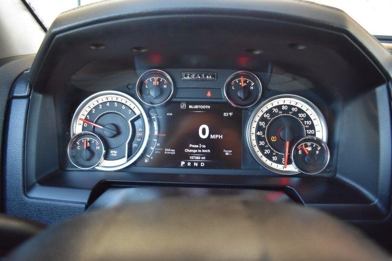 RAM 1500 4WD Crew Cab 140.5" Laramie 2013