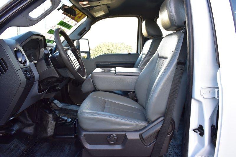Ford Super Duty F-250 SRW 4WD Crew Cab 156" Platinum 2013