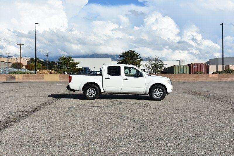 Nissan Frontier 2WD Crew Cab SWB Auto Desert Runner 2016