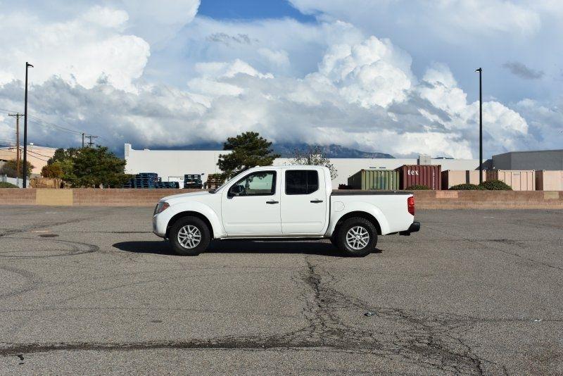 Nissan Frontier 2WD Crew Cab SWB Auto Desert Runner 2016