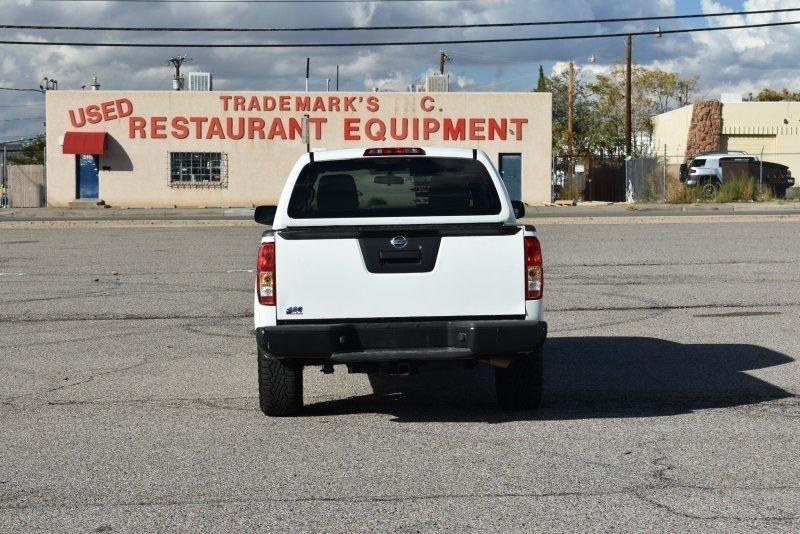 Nissan Frontier 2WD Crew Cab SWB Auto Desert Runner 2016