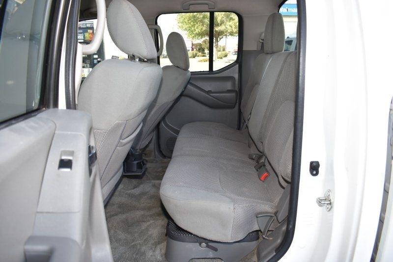 Nissan Frontier 2WD Crew Cab SWB Auto Desert Runner 2016