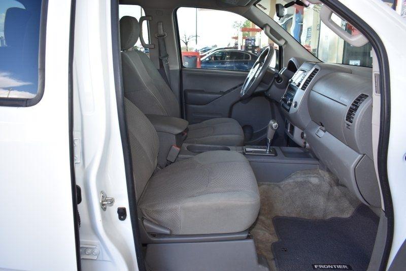 Nissan Frontier 2WD Crew Cab SWB Auto Desert Runner 2016