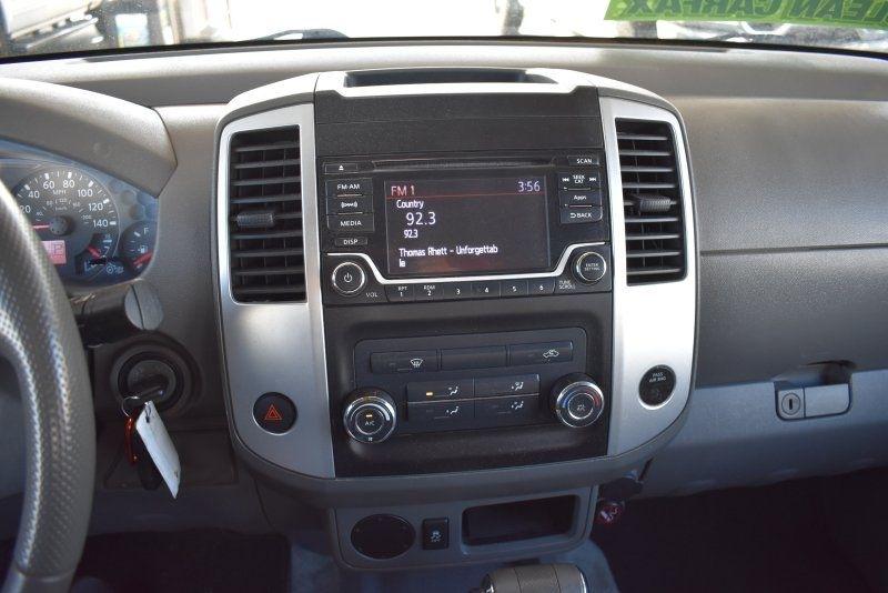 Nissan Frontier 2WD Crew Cab SWB Auto Desert Runner 2016