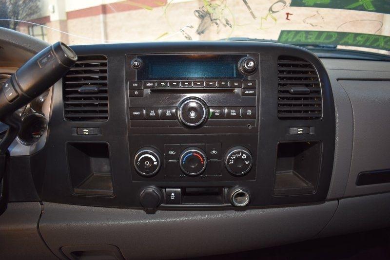 Chevrolet Silverado 2500HD 4WD Reg Cab 133.7" Work Truck 2014