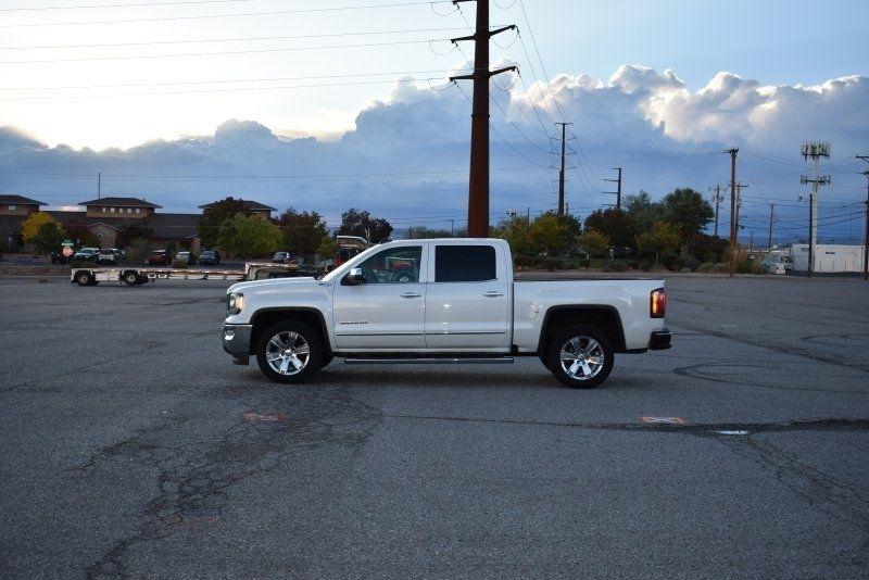 GMC Sierra 1500 4WD Crew Cab 143.5" SLT 2017