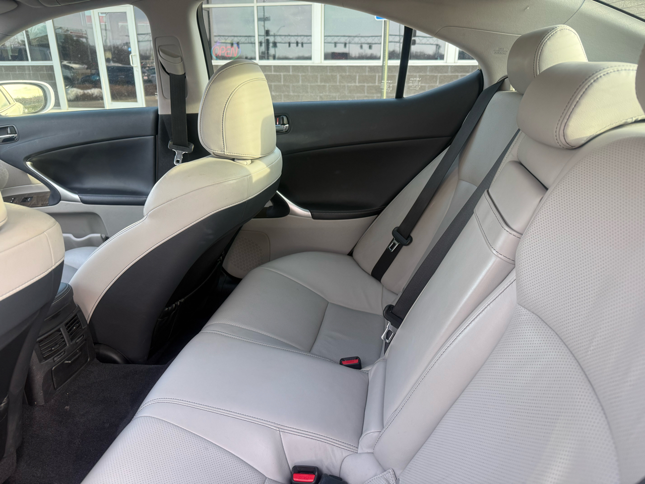 Lexus IS 350 4dr Sdn AWD 2011