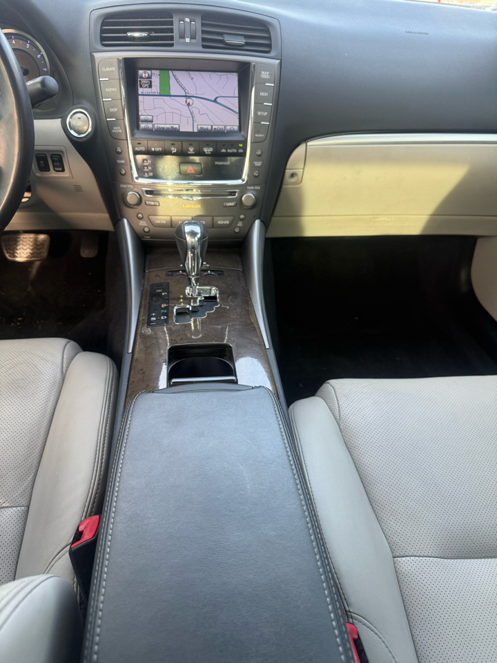 Lexus IS 350 4dr Sdn AWD 2011