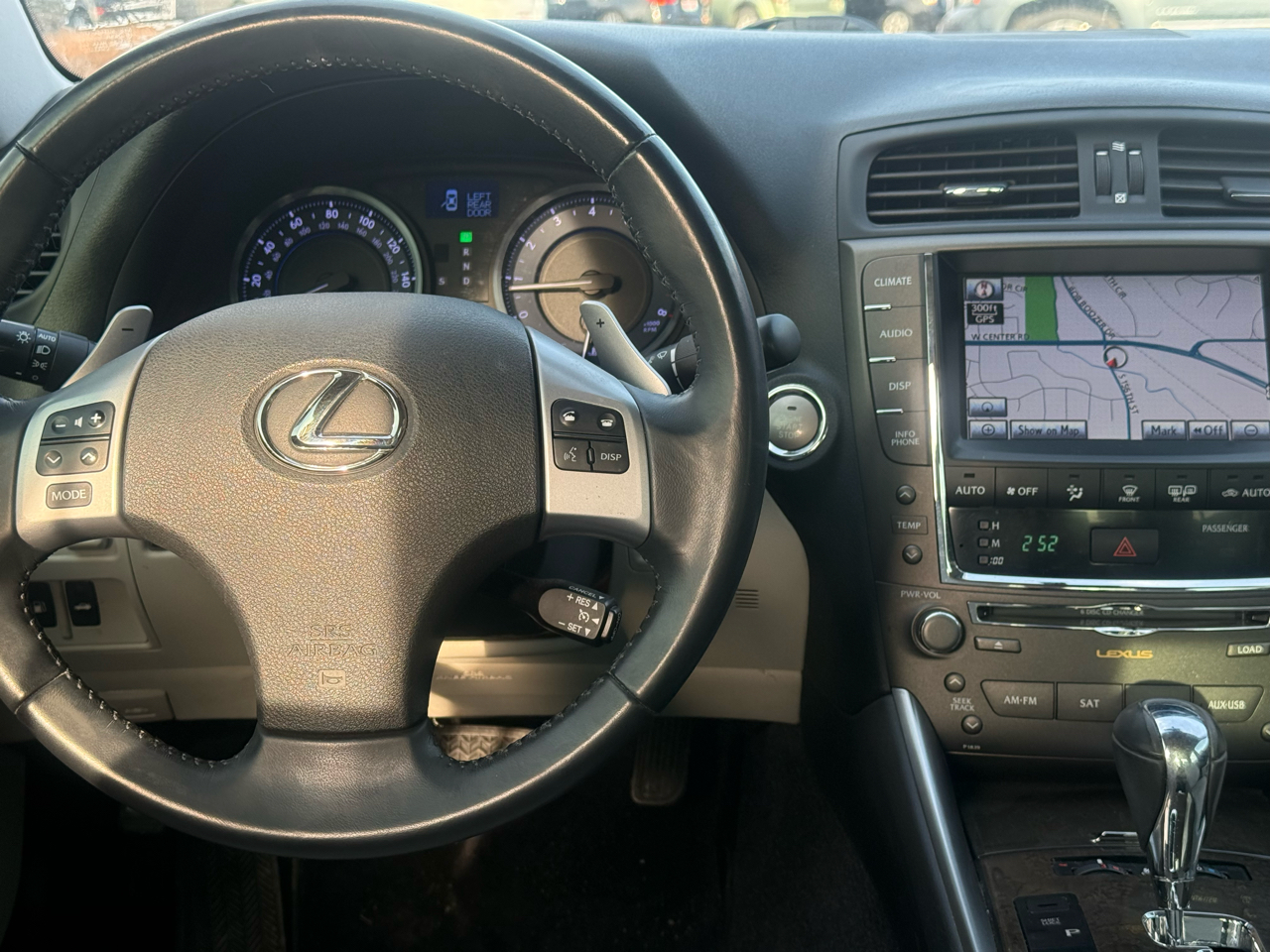 Lexus IS 350 4dr Sdn AWD 2011