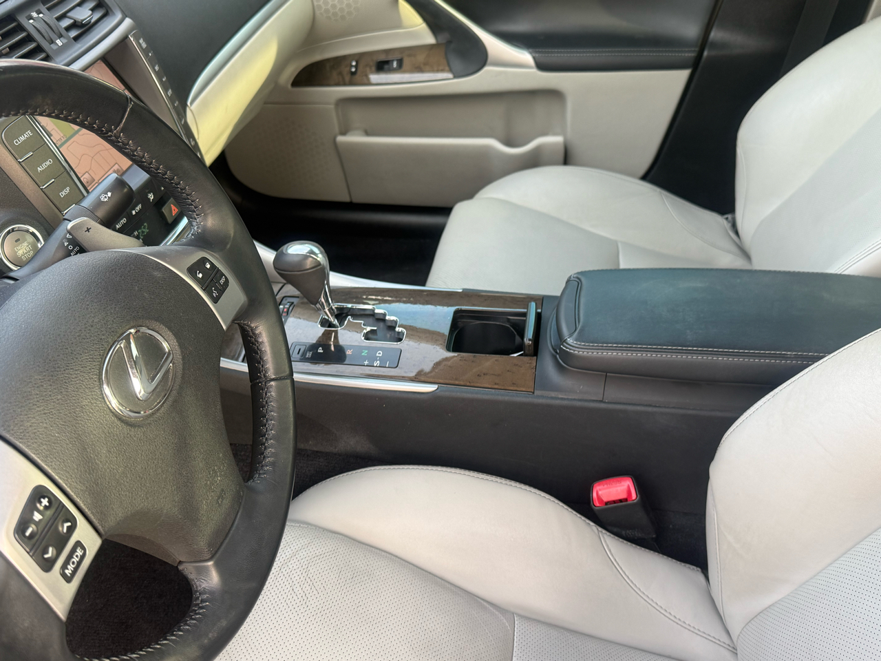 Lexus IS 350 4dr Sdn AWD 2011