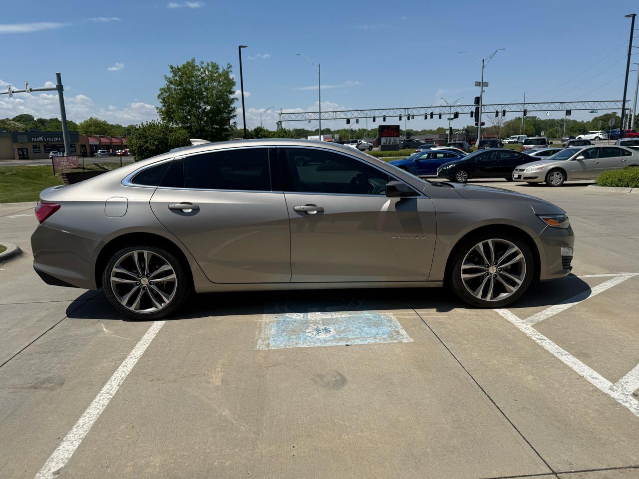 Chevrolet Malibu 4dr Sdn LT 2022