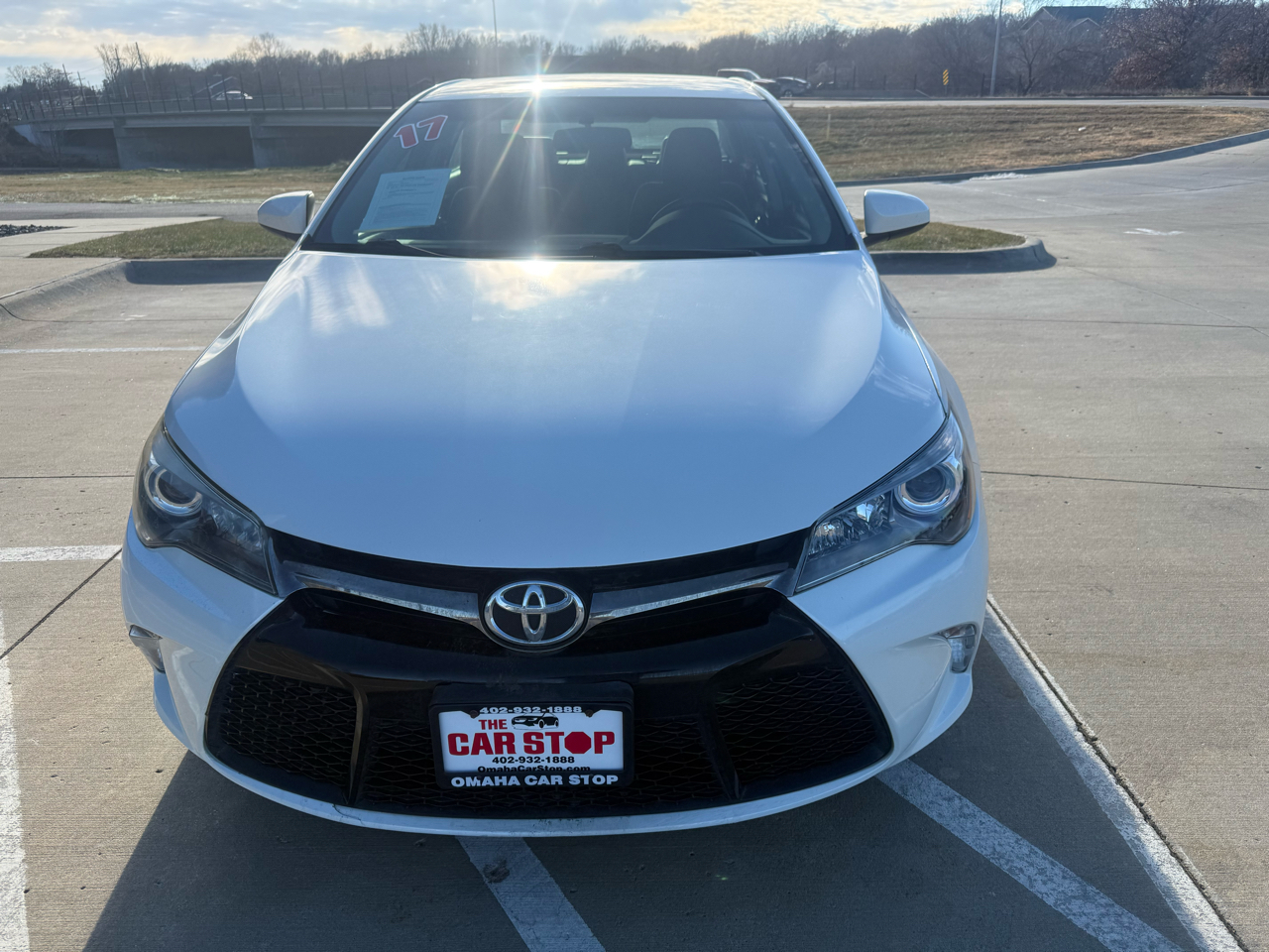 Toyota Camry XLE Auto (Natl) 2017