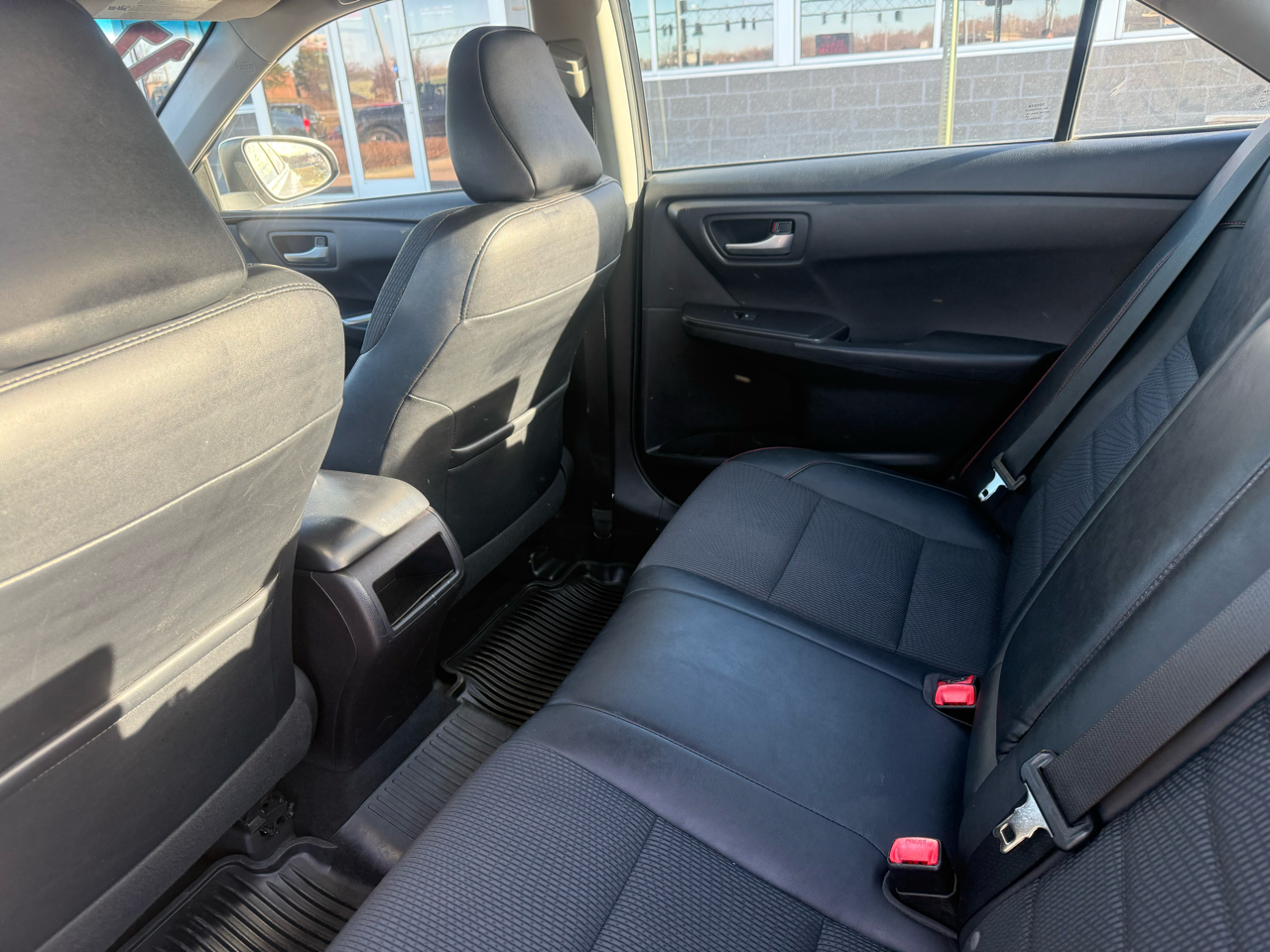 Toyota Camry XLE Auto (Natl) 2017