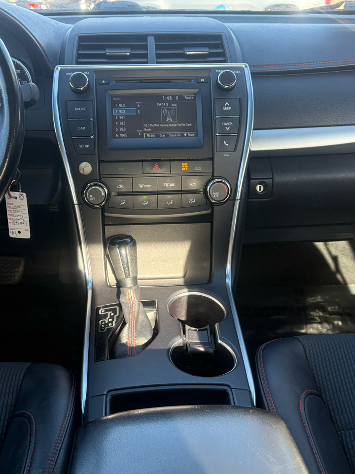 Toyota Camry XLE Auto (Natl) 2017