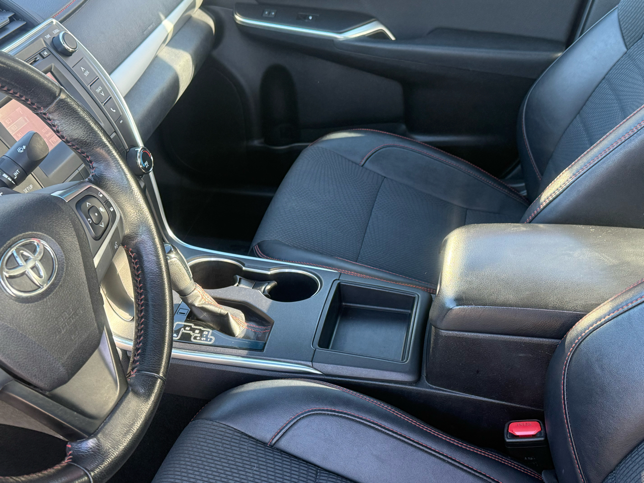 Toyota Camry XLE Auto (Natl) 2017