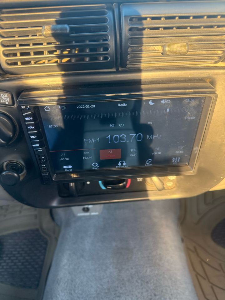 Mazda B-Series 4WD Truck Cab Plus 125" WB 4.0L V6 Auto LE 1996