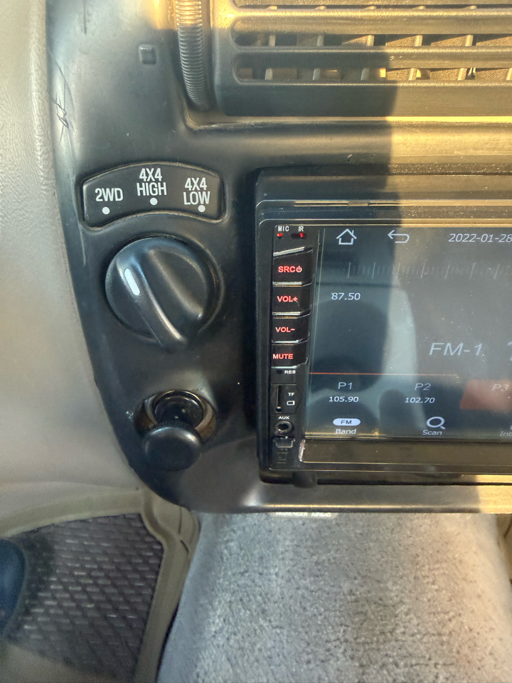 Mazda B-Series 4WD Truck Cab Plus 125" WB 4.0L V6 Auto LE 1996