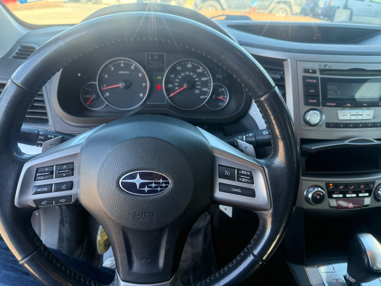 Subaru Legacy 4dr Sdn H4 Auto 2.5i Premium 2013