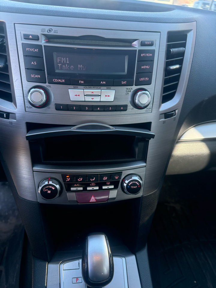 Subaru Legacy 4dr Sdn H4 Auto 2.5i Premium 2013