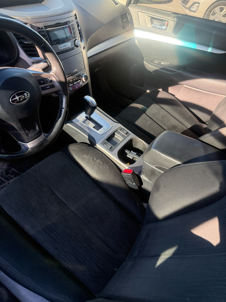 Subaru Legacy 4dr Sdn H4 Auto 2.5i Premium 2013