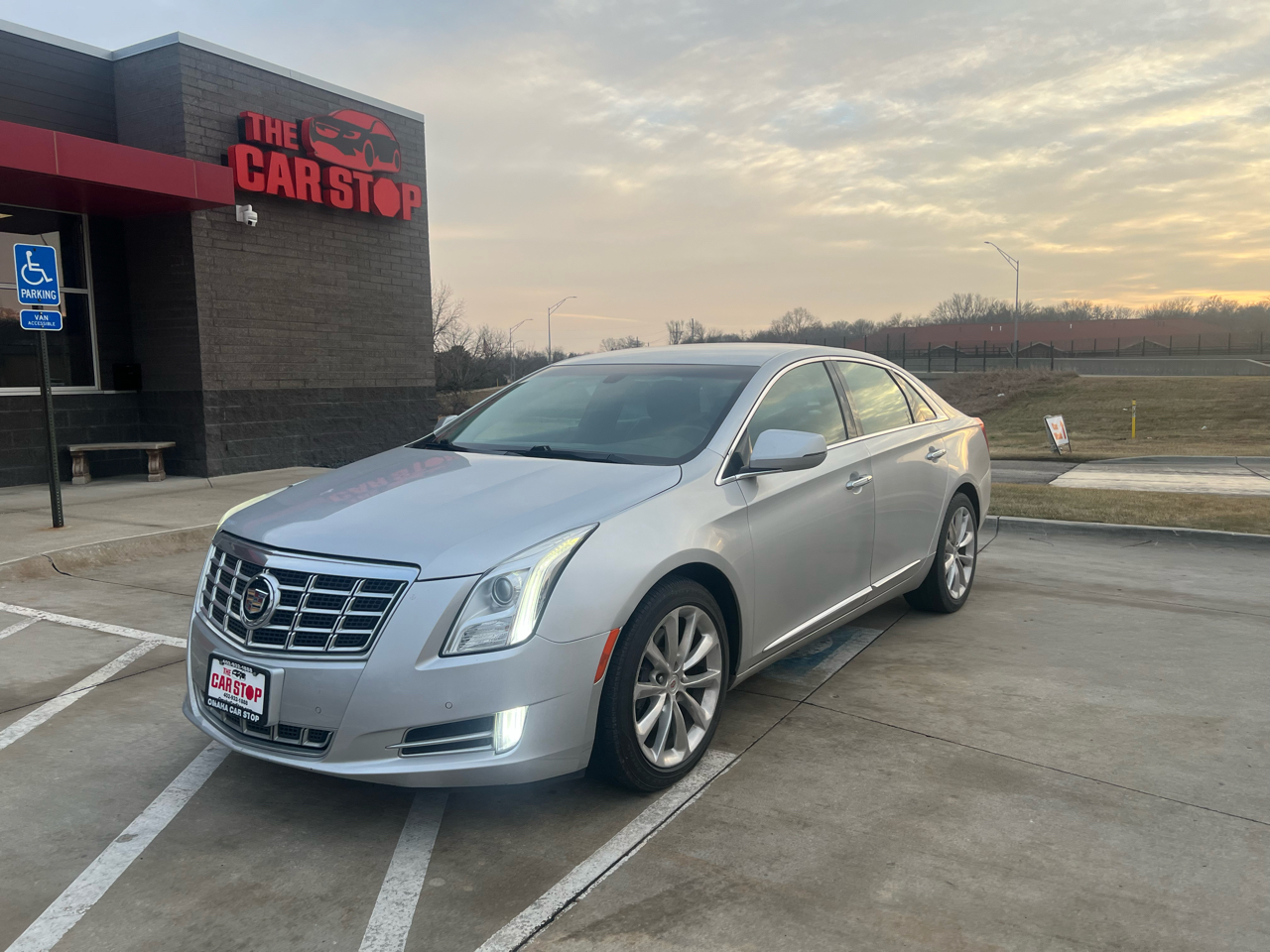 Cadillac XTS 4dr Sdn Luxury AWD 2013
