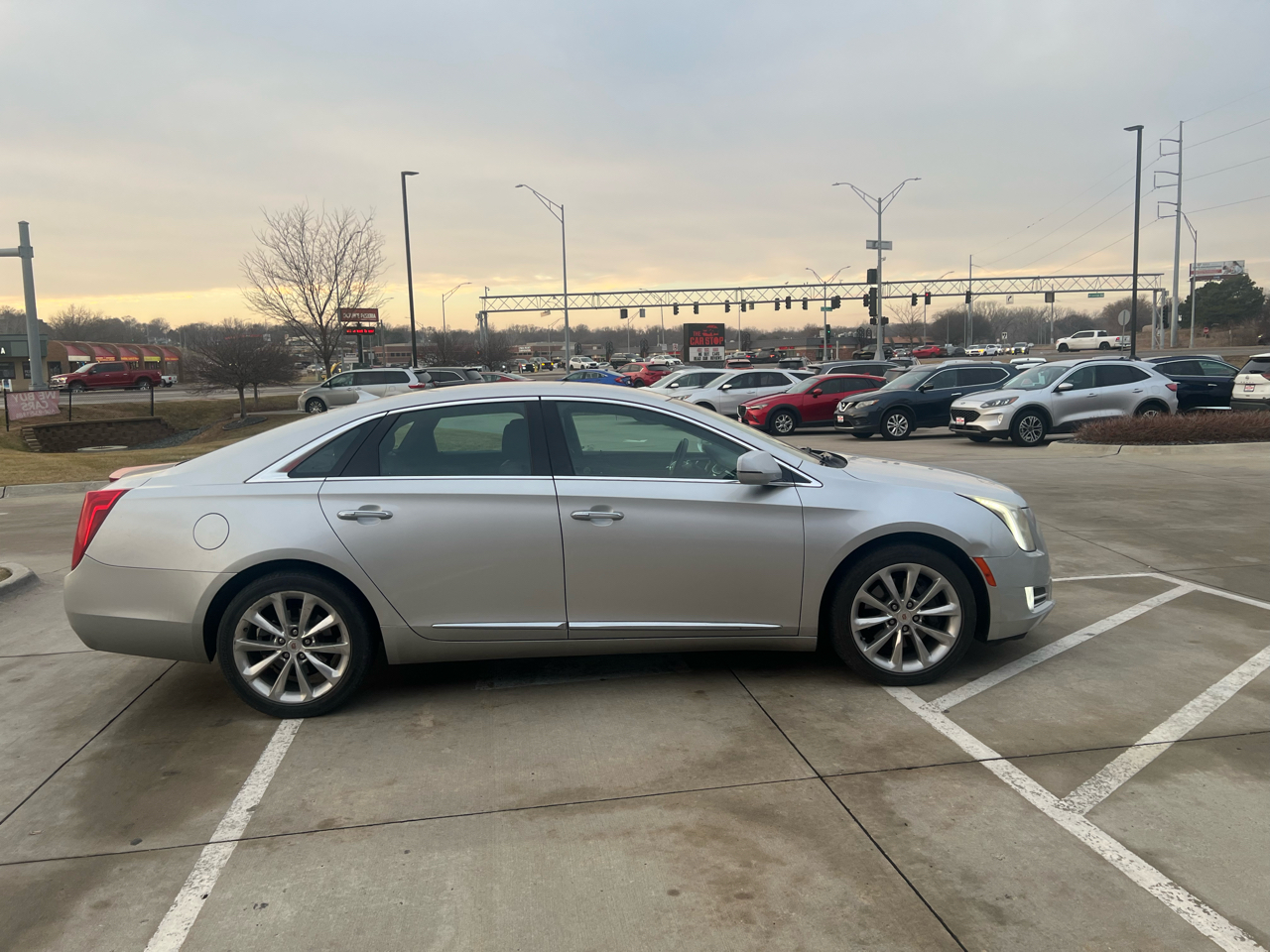 Cadillac XTS 4dr Sdn Luxury AWD 2013