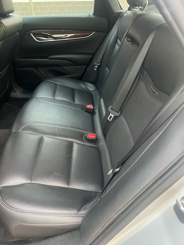 Cadillac XTS 4dr Sdn Luxury AWD 2013