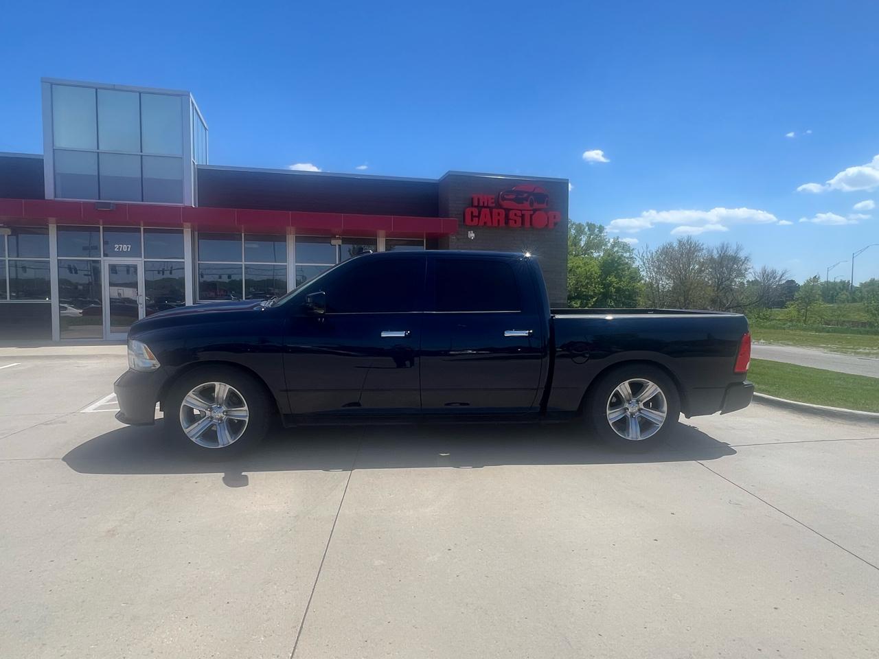 2016 RAM 1500 4WD Crew Cab 140.5" Big Horn