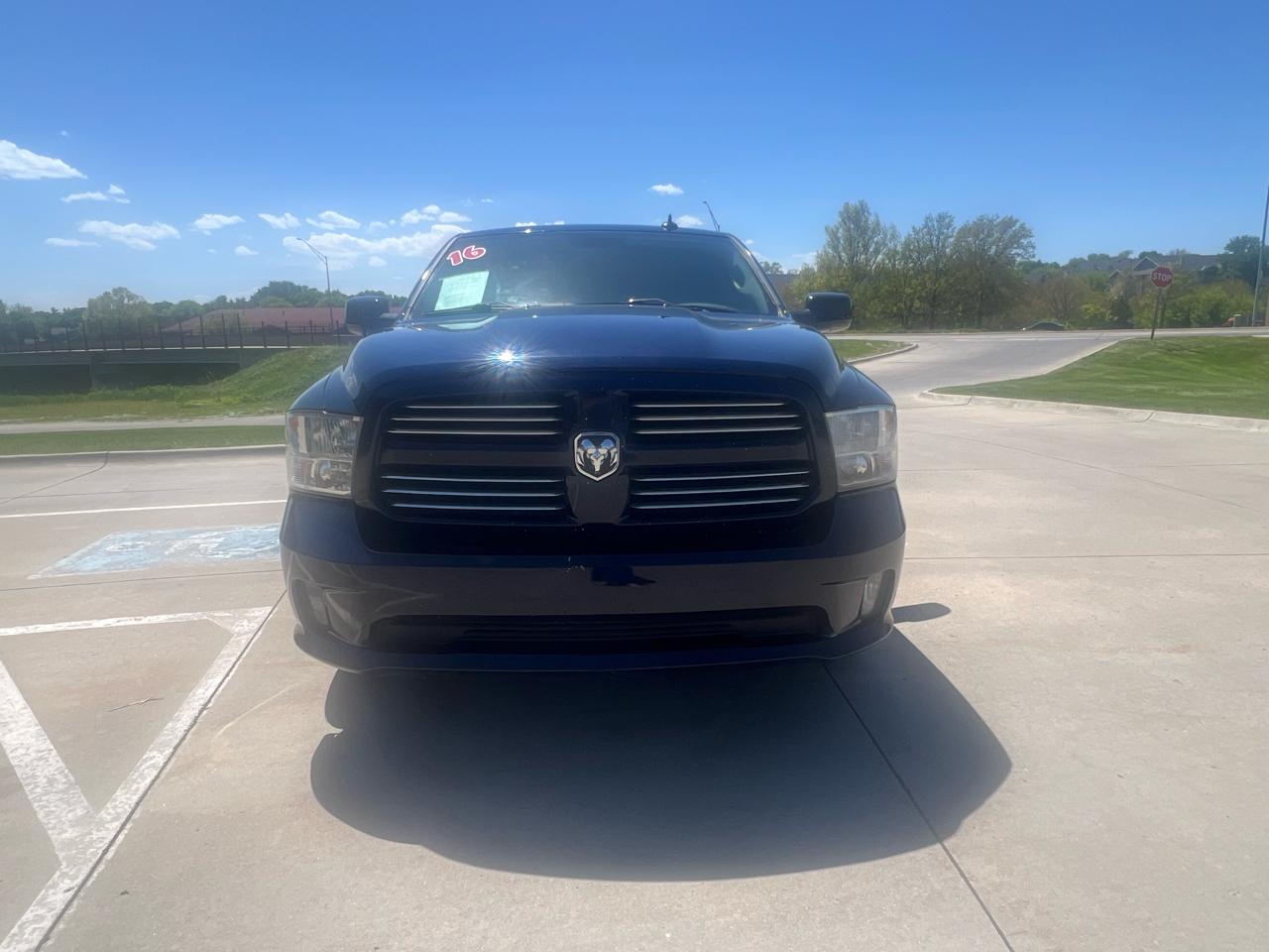 RAM 1500 4WD Crew Cab 140.5" Big Horn 2016