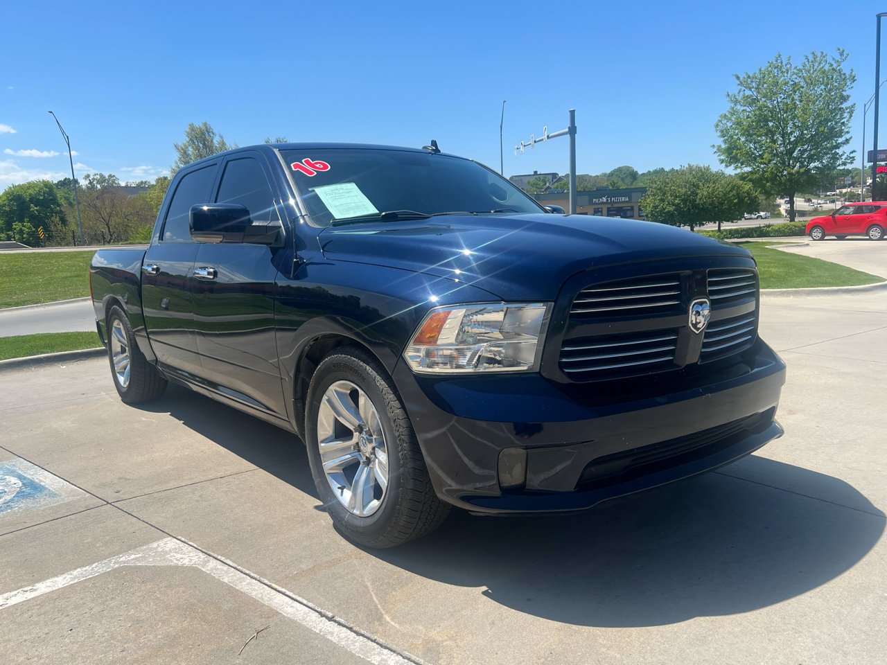 RAM 1500 4WD Crew Cab 140.5" Big Horn 2016