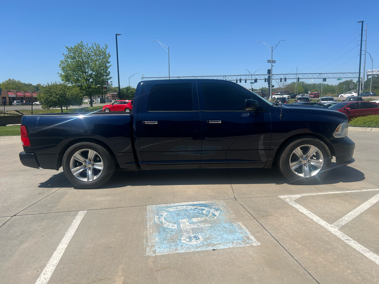 RAM 1500 4WD Crew Cab 140.5" Big Horn 2016
