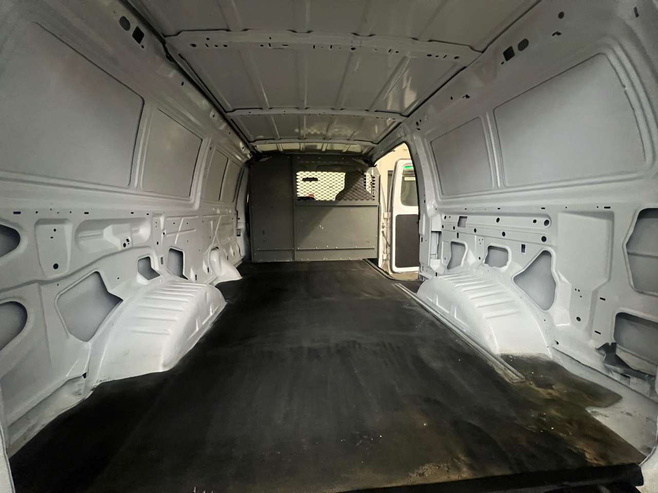 Ford Econoline Cargo Van E-350 Super Duty Recreational 2011