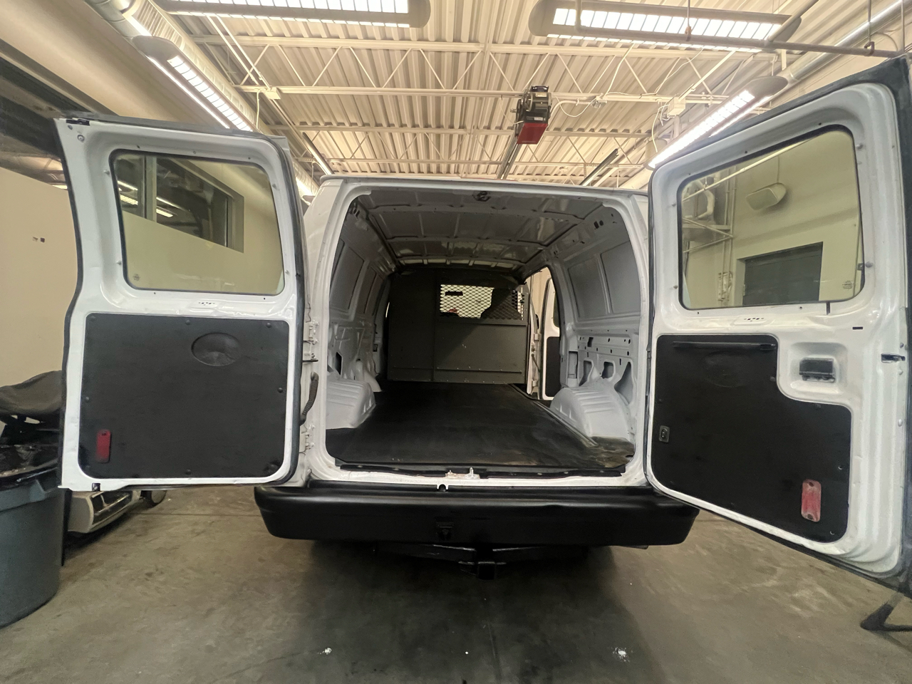 Ford Econoline Cargo Van E-350 Super Duty Recreational 2011